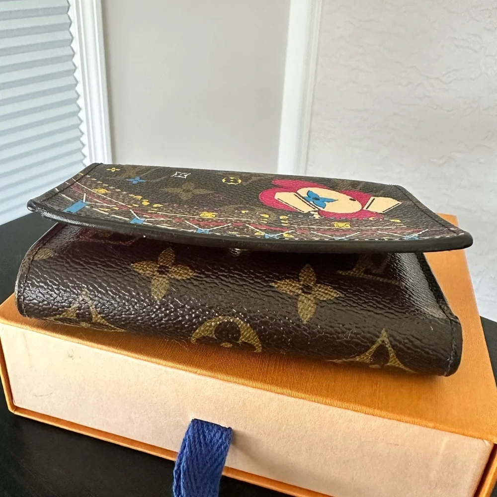 💞SOLD! Louis Vuitton Victorine Christmas Animation Wallet Monogram Rose Pivoine - Picture 2 of 15